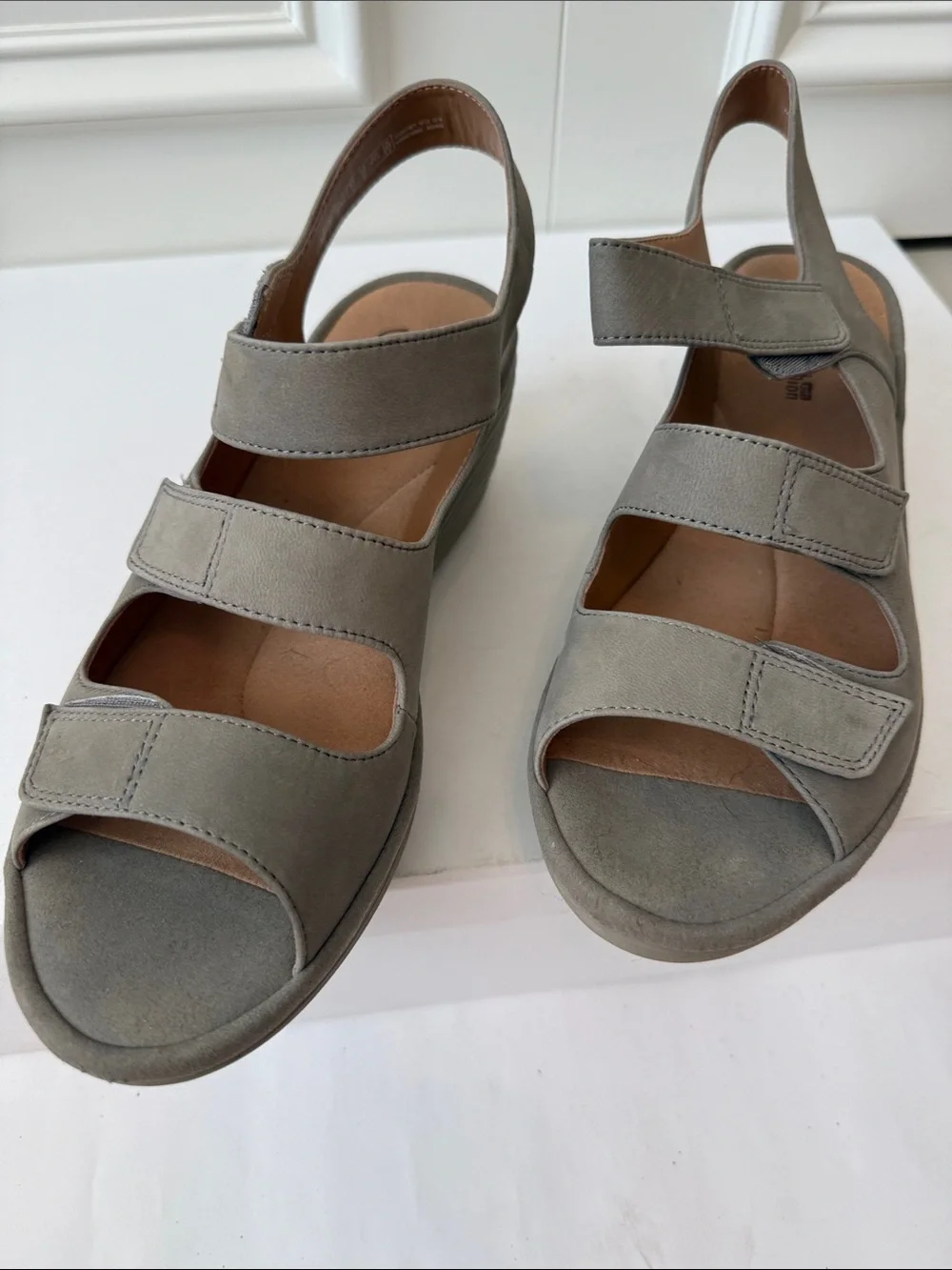 Clarks Reedly Juno Women's Gray (olive green) Triple-Strap Comfort Sandals